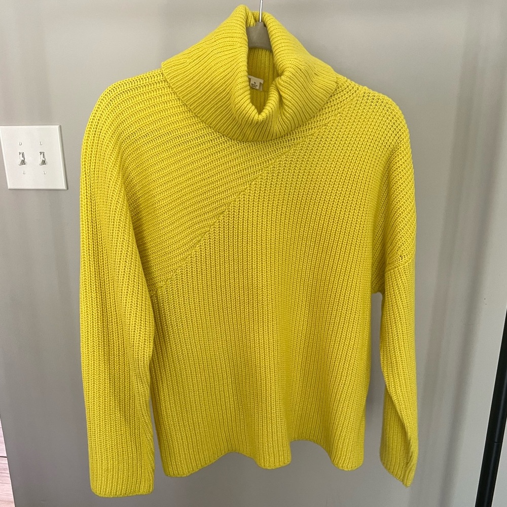 Women’s Neon Yellow Turtleneck Sweater | Size Medium